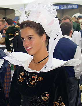 Une grande coiffe