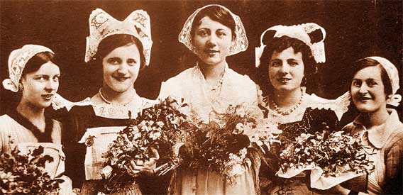 Simone et ses demoiselles d'honneur